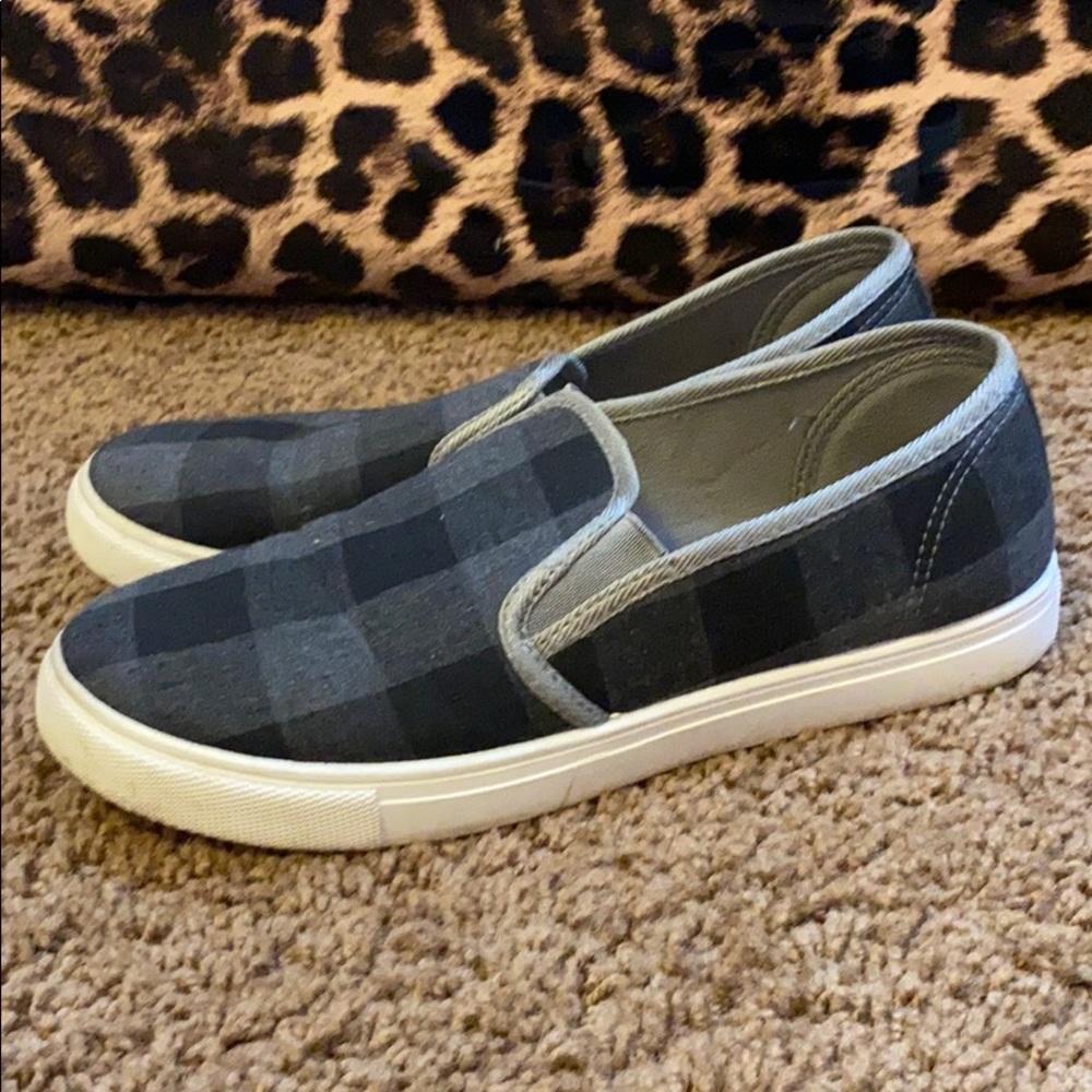 Shoes - Picture 3 of 3